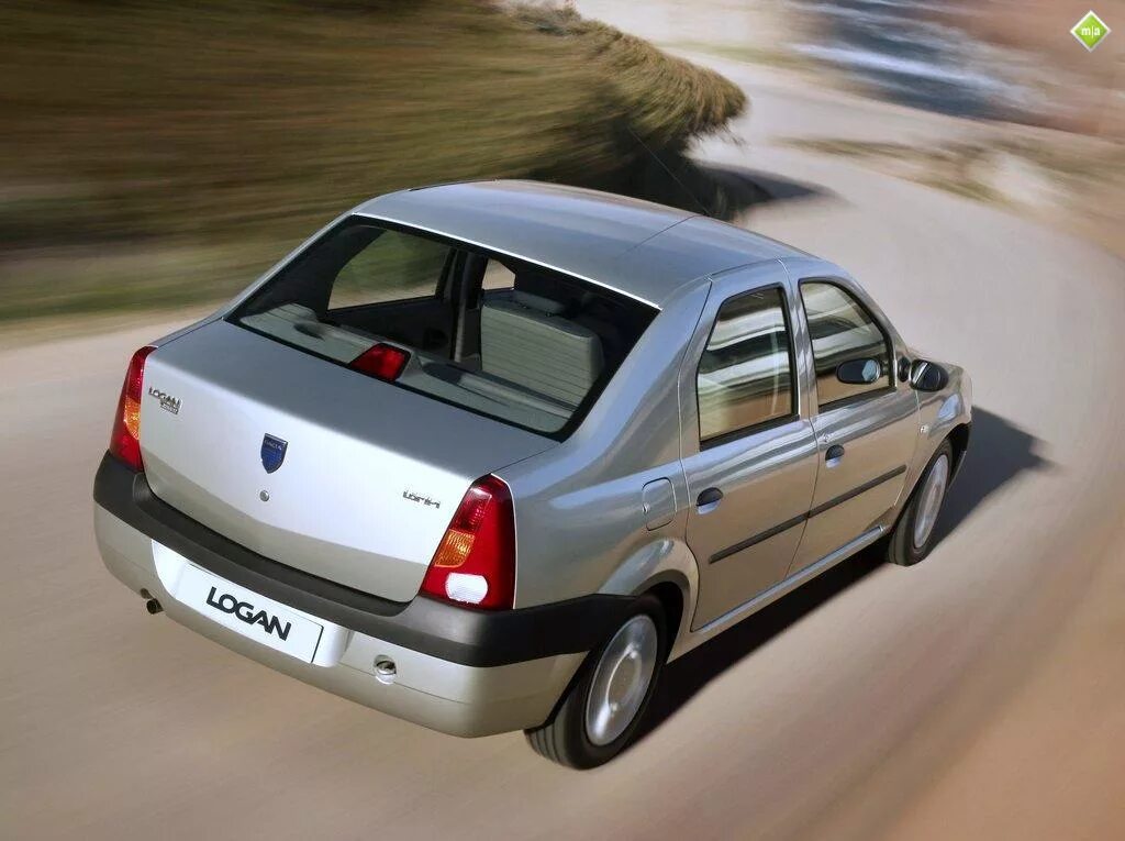 Рено 1 поколение. Dacia Logan 2004. Логан Ренаулт 2004. Renault Logan Рено 2004. Рено Логан 2004.