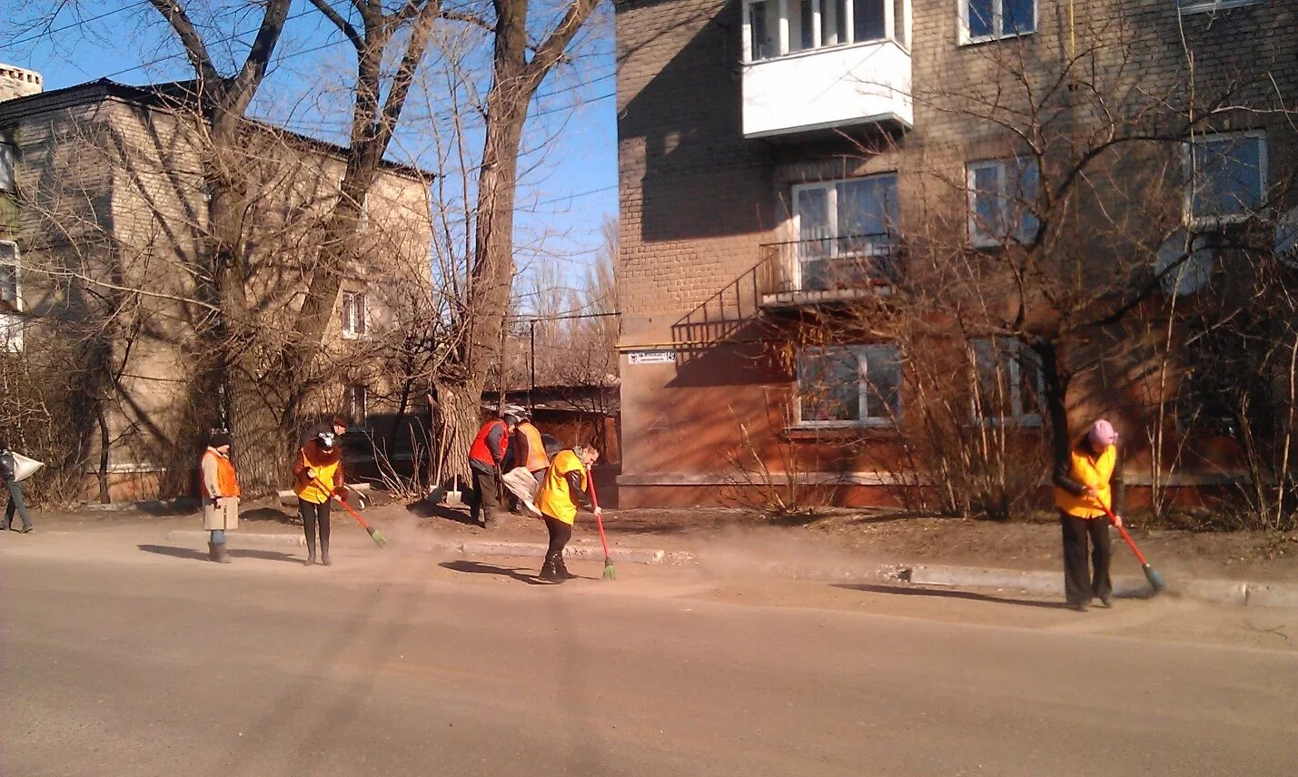 Горловка жилой дом обстрел. Зайцево горловка. Сегодня г горловка. Горловка майский район. Город горловка.