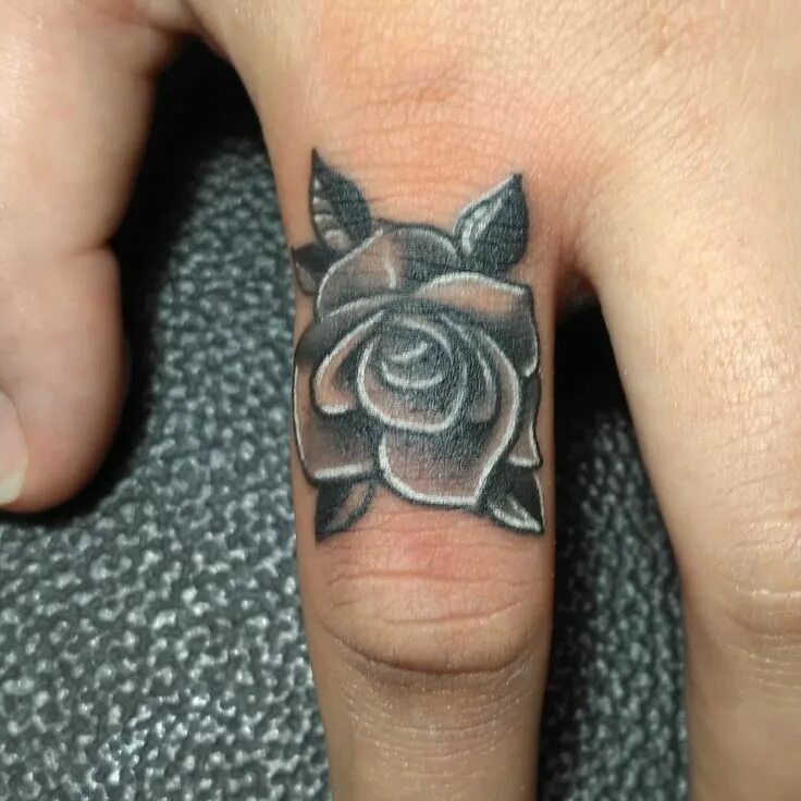 Rose finger