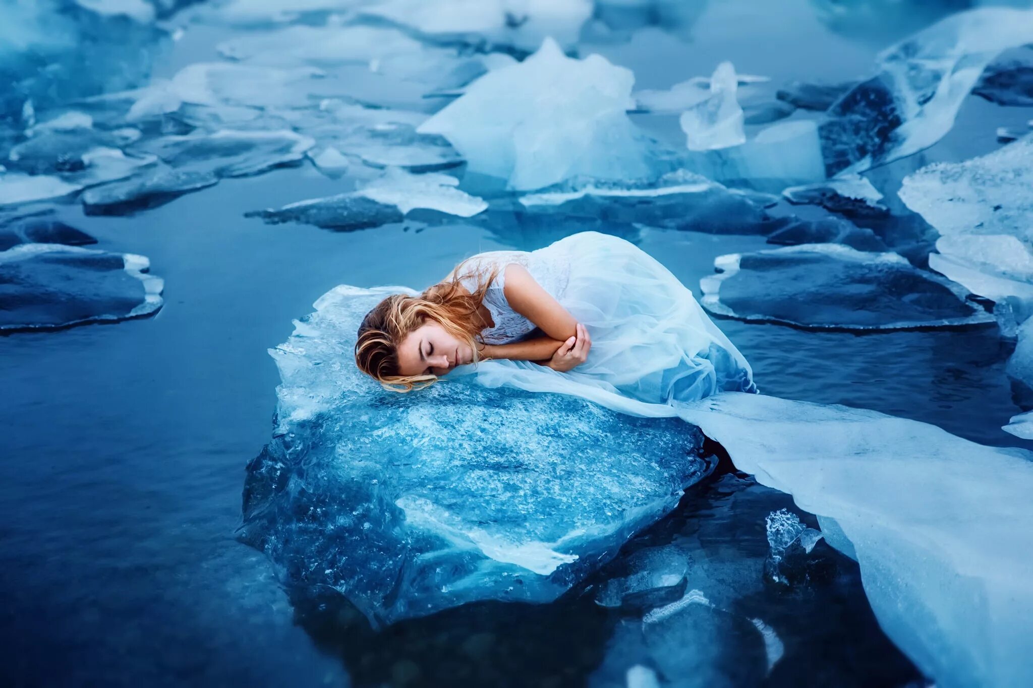 Землю талая вода песня