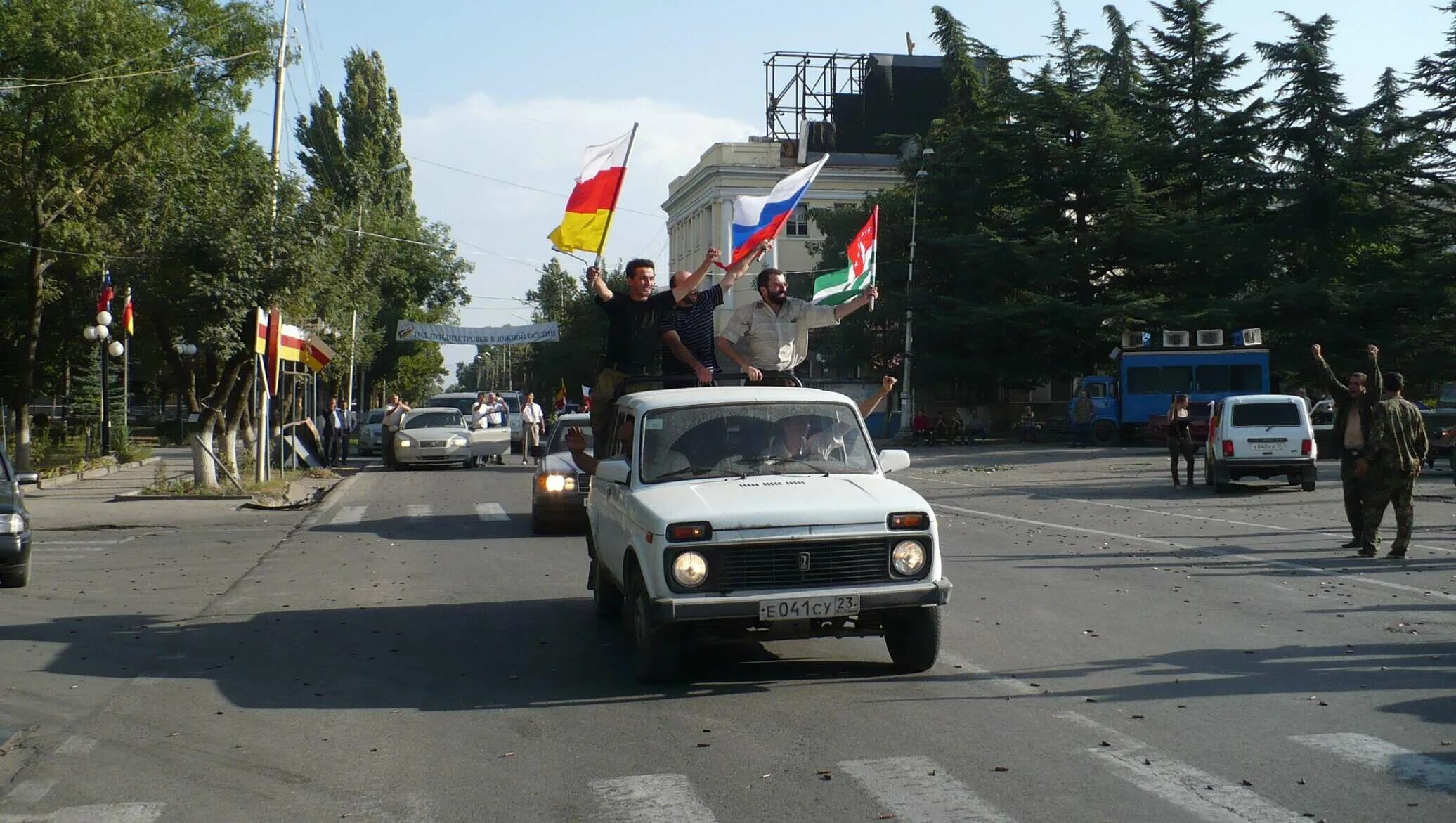 Независимость Абхазии и Южной Осетии 2008. Цхинвал август 2008. 26 Августа 2008 признание Россией независимости Южной Осетии и Абхазии. Южная осетия поддержала