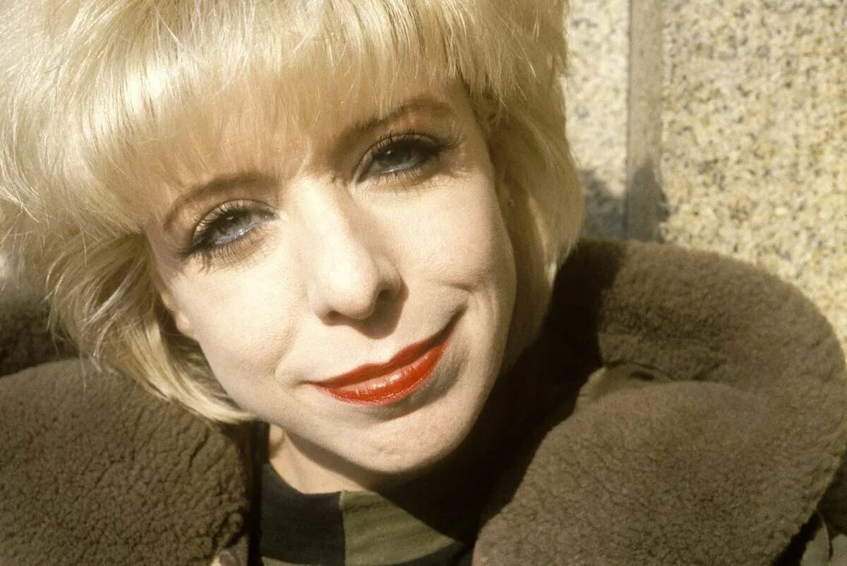 Julee cruise. Джули певица.