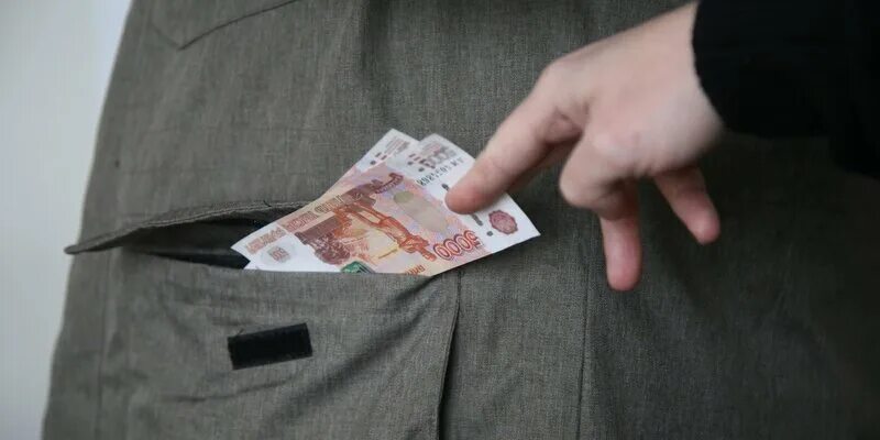 Деньги взятка. 5 миллионов рублей. 40 млрд рублей. Отказался от миллиона рублей. Отказывается от денег.