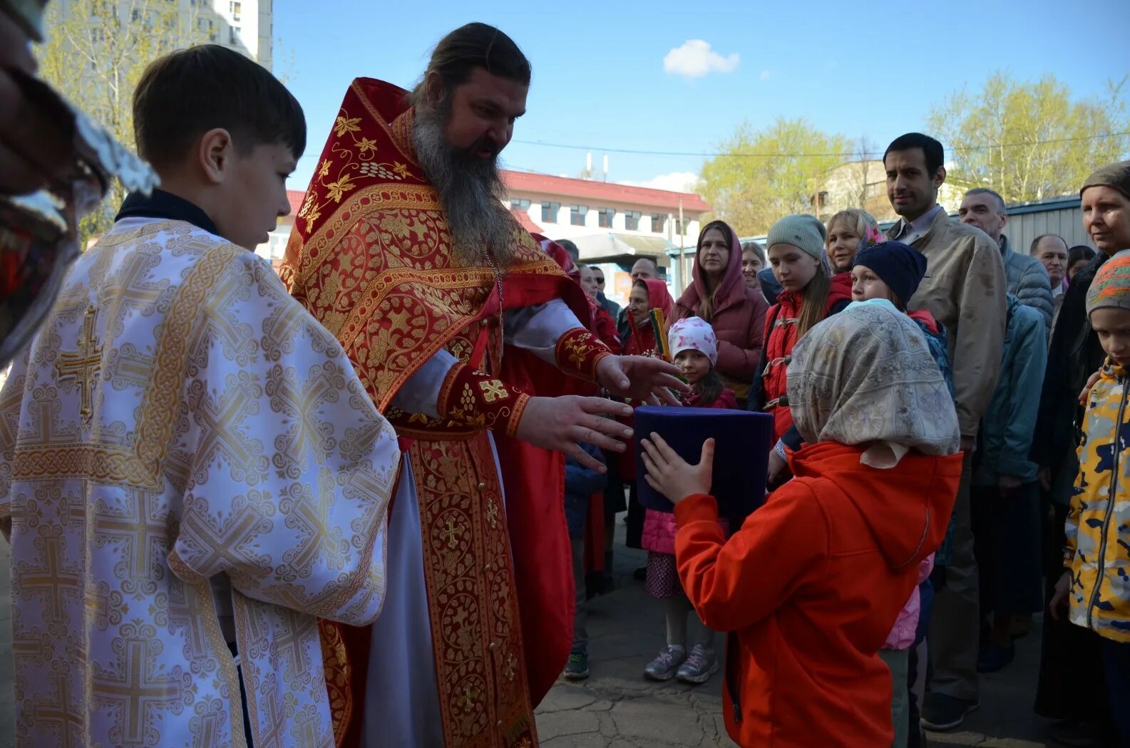 можно ли в светлую седмицу. понедельник светлой седмицы. светлая седмица. соборное служение на светлой седмице график. светлая пасхальная седмица.