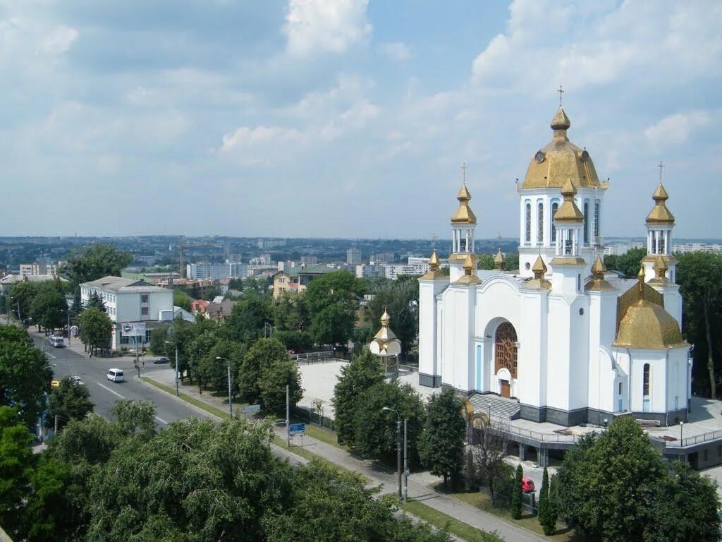 Ровно ц. Город ровно украина. западная украина город ровно. ровно украина достопримечательности. ровно город в белоруссии.