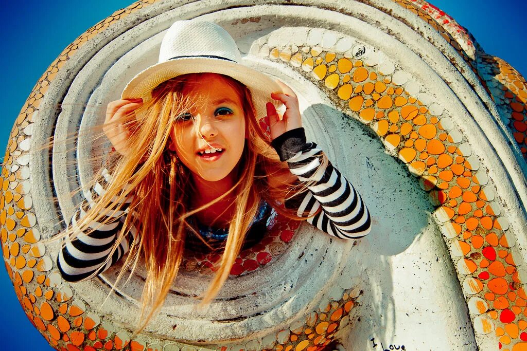 Алиса и алина. Ж алиса. Алиса самсонова. Самая красивая девчонка алиса. Алима красивая девочка.