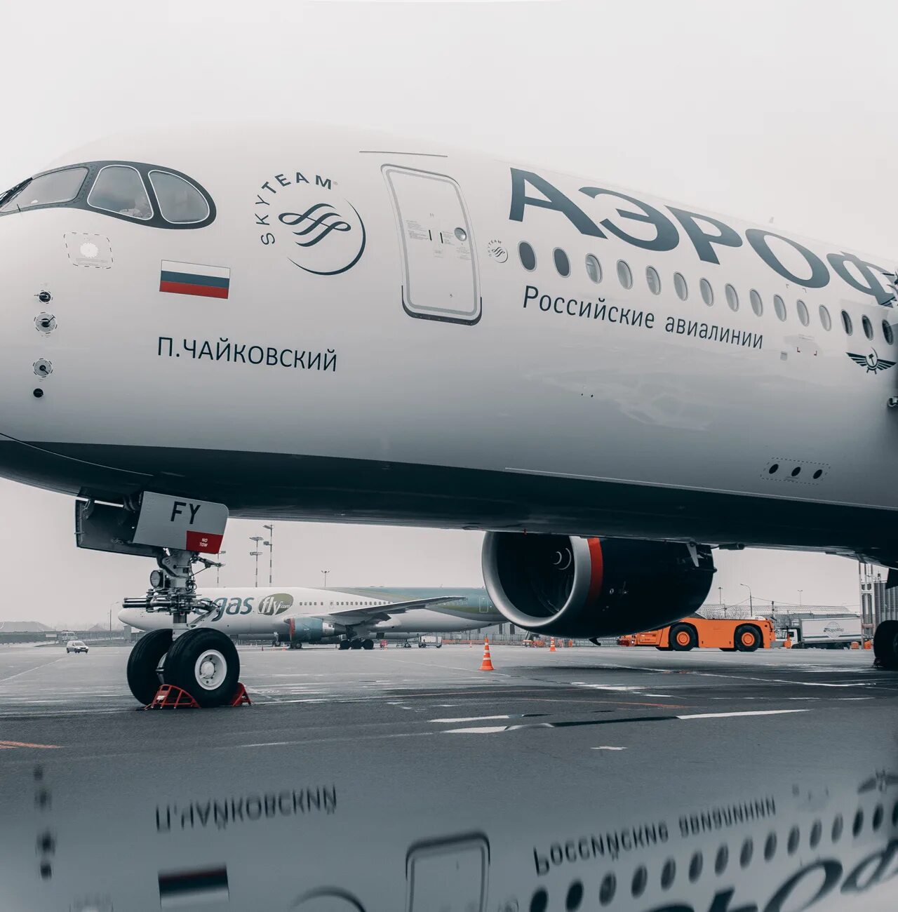 Сайт аэрофлот шереметьево. А350 Аэрофлот шасси. A350 Aeroflot Санкт-Петербург. А350 Аэрофлот куда летает.