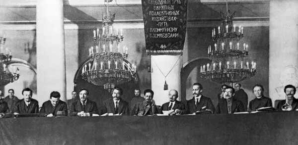 Уралов ленин. Ленин в Колонном зале. Ленин в Колонном зале в доме союзов.
