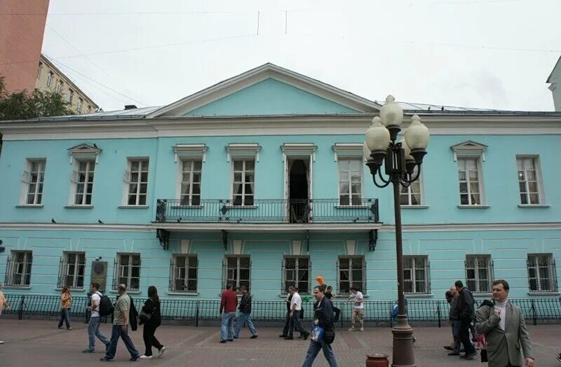 Мемориальная квартира пушкина на арбате. Мемориальная квартира пушкина на арбате. Дом пушкина на арбате 53. Дом музей андрея белого в кучино. Мемориальная квартира пушкина на арбате.