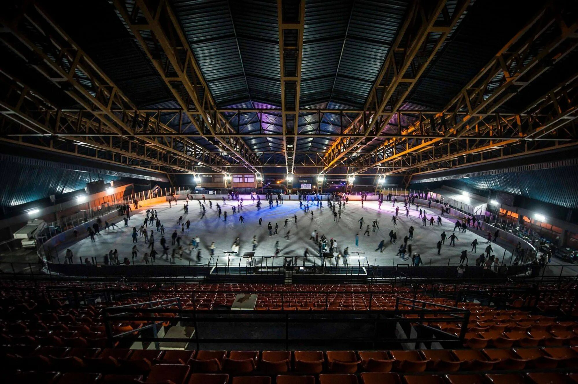 Игра ледовый дворец. Pionir ice hall белград. белград каток. ледовый. ледниковый дворец.