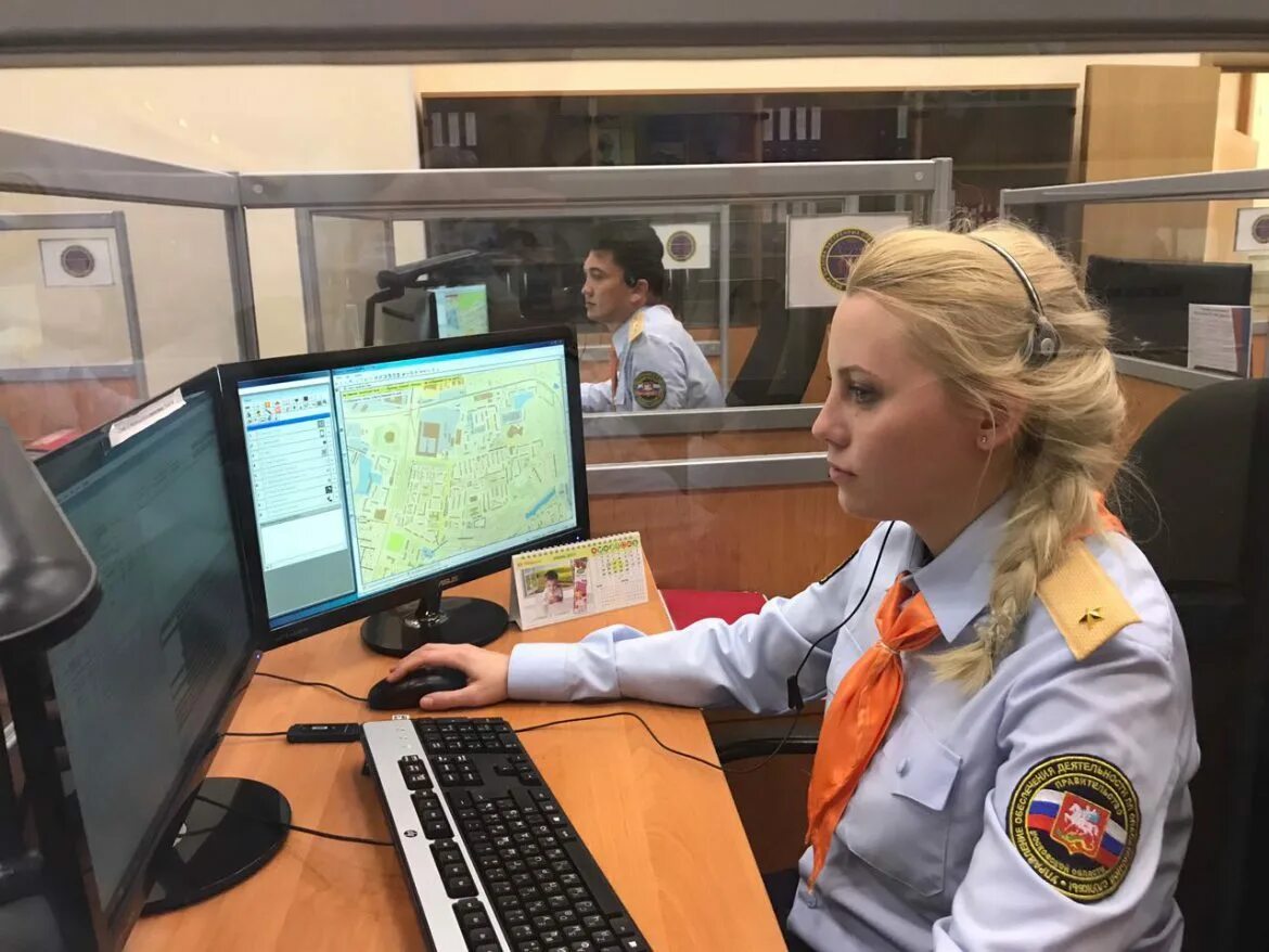 974 оператор. Операторам &quot;системы-112&quot; подмосковья. диспетчер службы спасения 112. система 112 мчс.