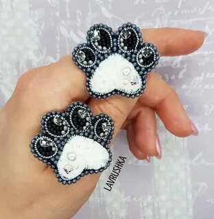 Лапка из бисера