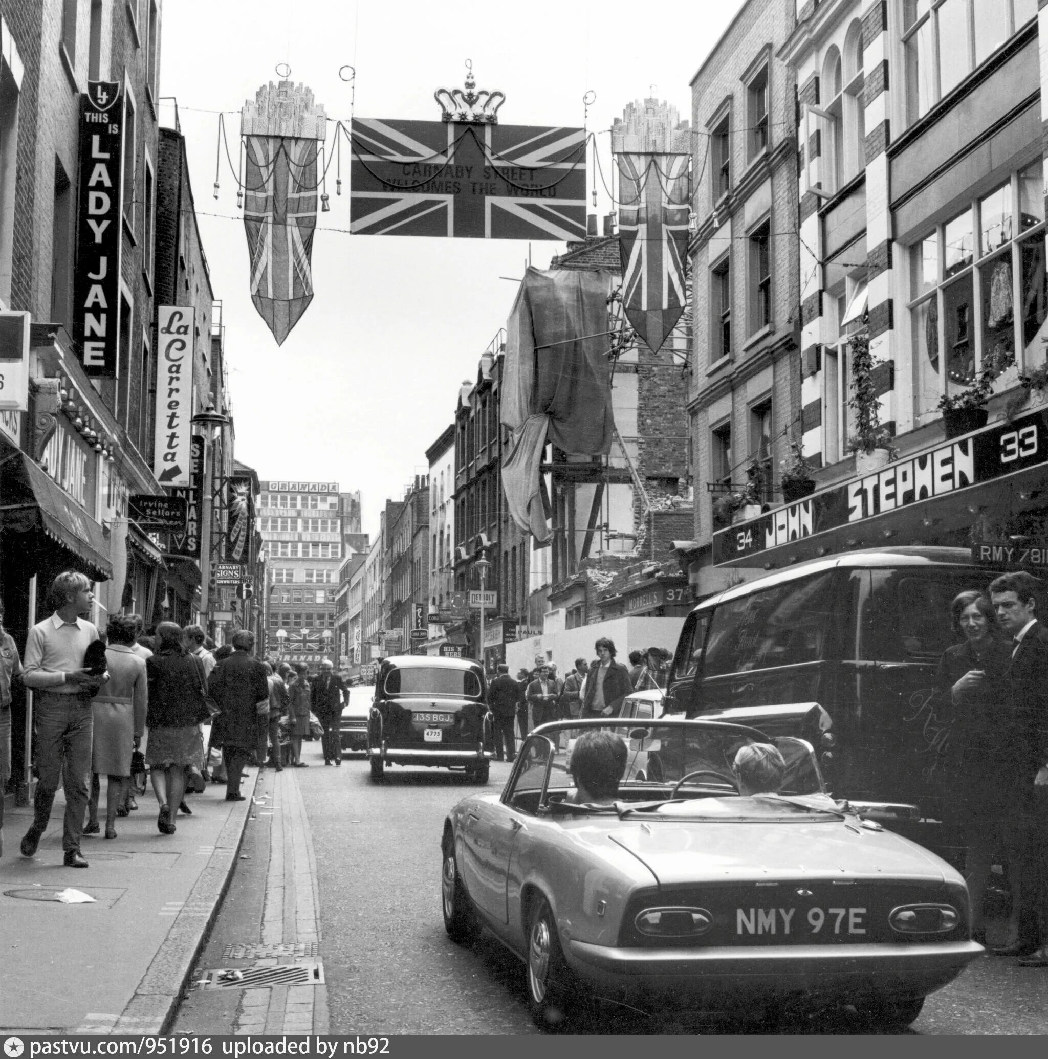 Карнаби стрит Лондон. Лондон 1960е. Carnaby Street 1966. Carnaby Street London 1966.