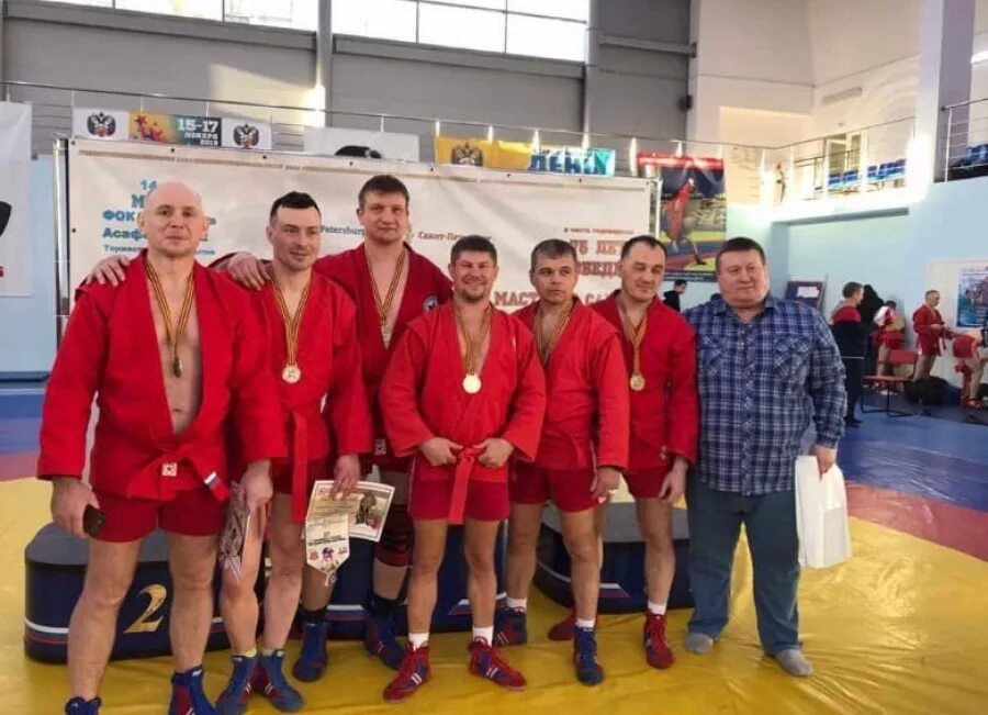 Самбо лидер школа. Самбо лидер. Мастер самбо уссурийск. Самбо лидер. Александр зольников самбо таруса.