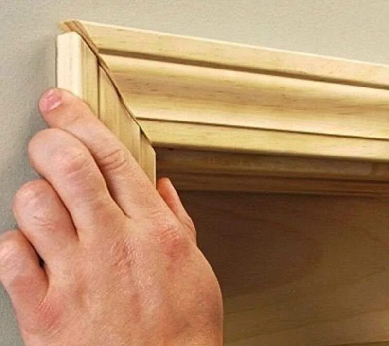 Наличники на двери. Наличник дверной. Обналичка на двери межкомнатные. Наличники на двери межкомнатные. Декоративные наличники на двери.