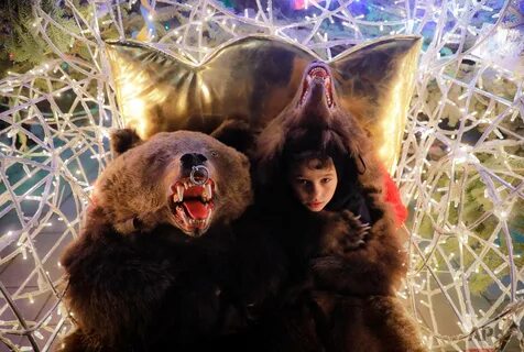 Bear dance ritual connects Romania with the past.