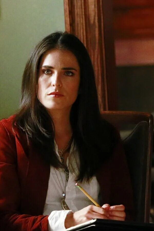 Лорел кастильо. Карла соуса фильмы. Лорел кинзу. Лорел кастильо. Сериал кинзу лорел.