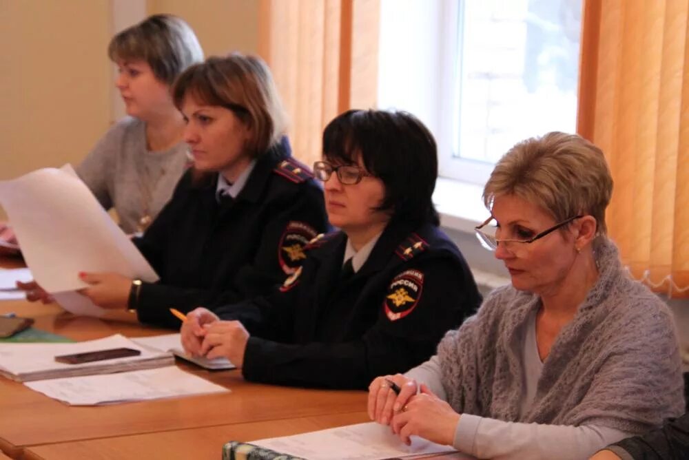 по делам несовершеннолетних р