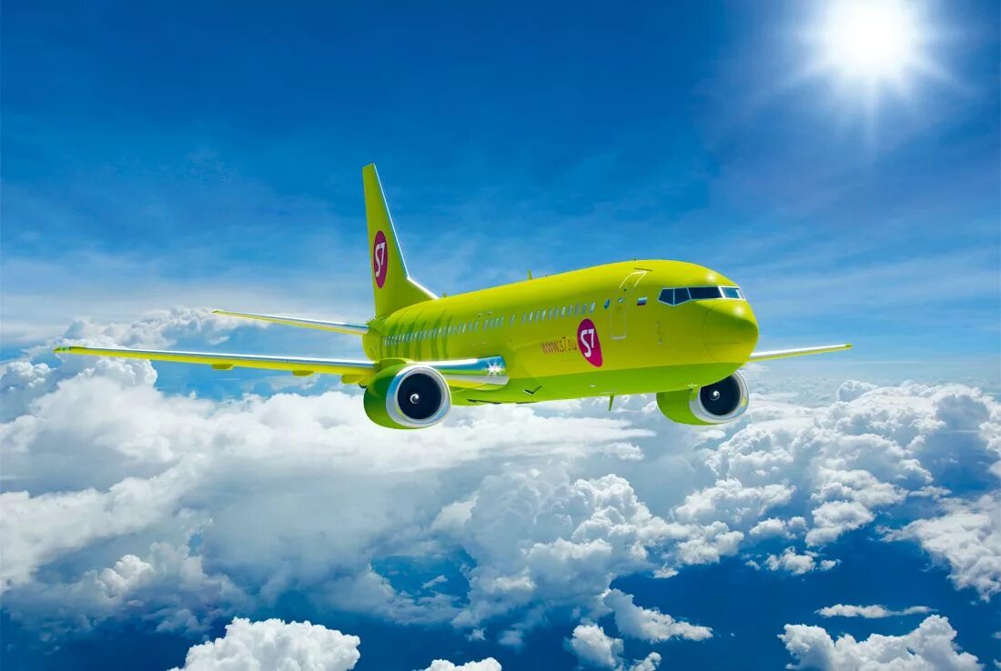 Ы купить авиабилеты. Самолёт s7 Airlines. Самолёты авиакомпании s7 Airlines. Пассажирский самолет s7. Зелёный самолёт s7.