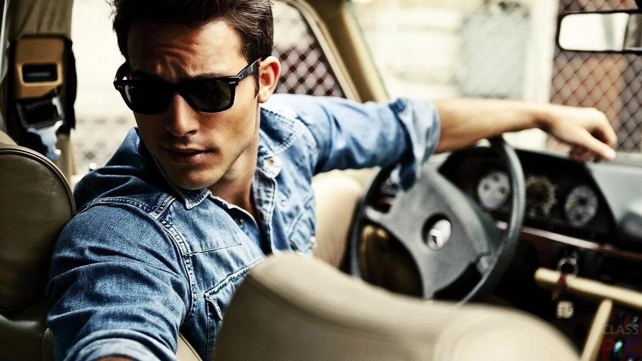 Крутой парень на машине. Парень в машине. Брутальные машины. Крутой парень на машине. Мужчина в машине.