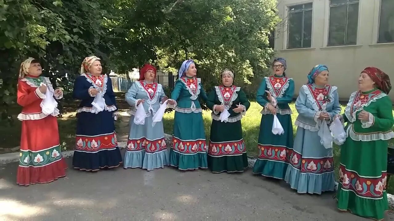 Ой со вечера слова. Ой Совечера с полуночи. Ансамбль Заряночка Ставрополь. Ой со вечора с полуночи. Владимирская вечора ансамбль.