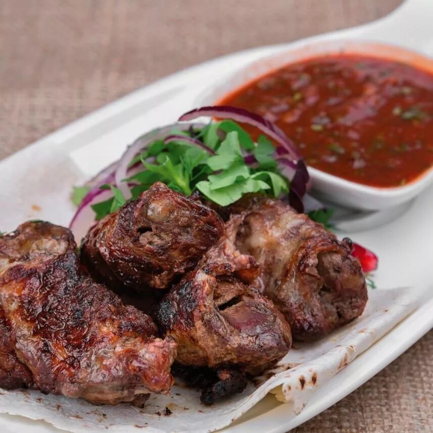 Шашлык мясо было мягким. Шашлык из баранины. shashlik iz baranina. шашлык из баранины мякоть. баранья мякоть шашлык.