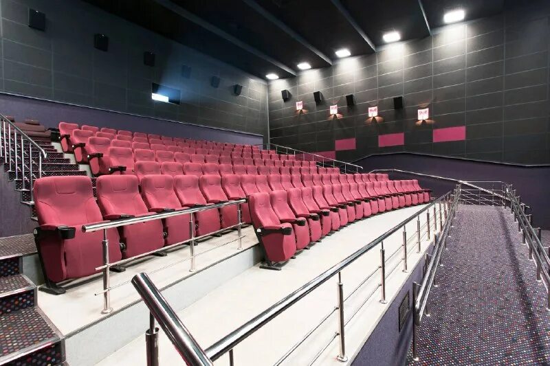 Монитор максимум шахты. Кинотеатр монитор шахты. Кинотеатр монитор шахты. Анатомические кресла в кинотеатрах. Монитор максимум шахты.