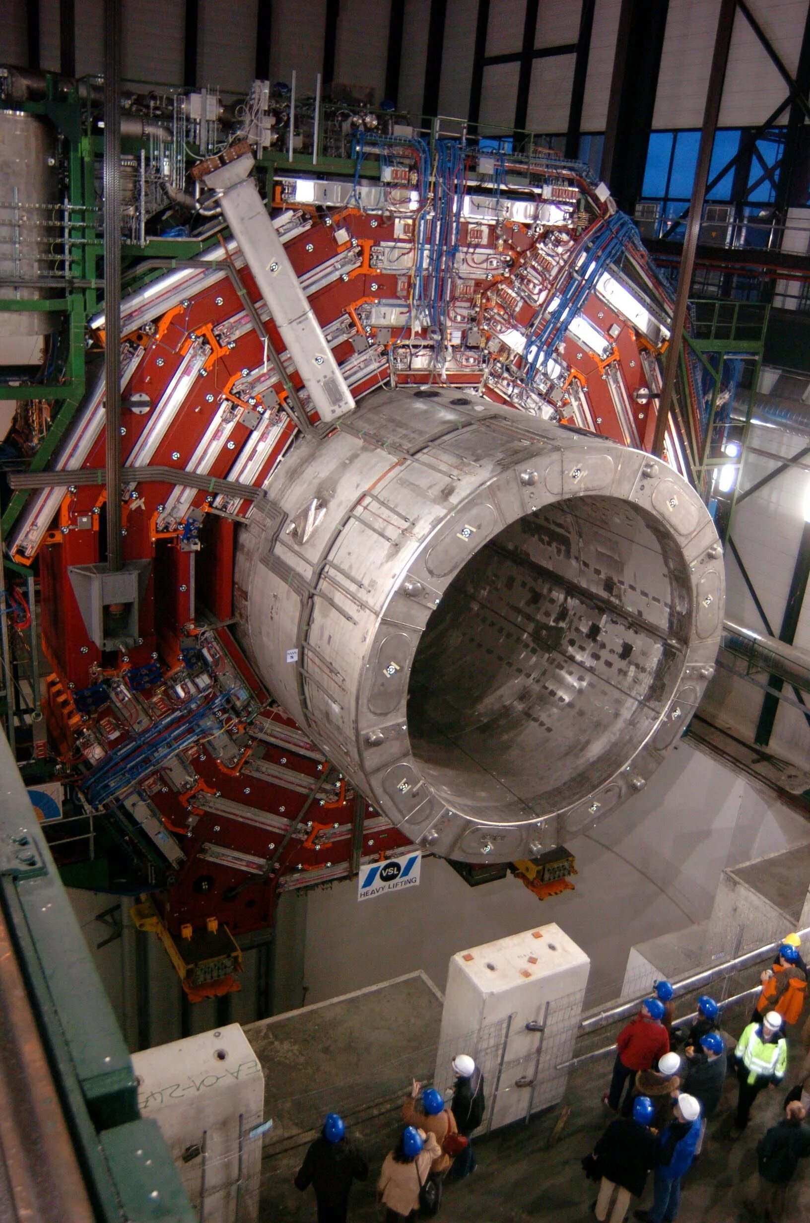 Ускоритель атомных частиц. Адронный коллайдер ЦЕРН. Большой адронный коллайдер ЦЕРН. Адронный коллайдер в Женеве. Большой адронный коллайдер 2008.