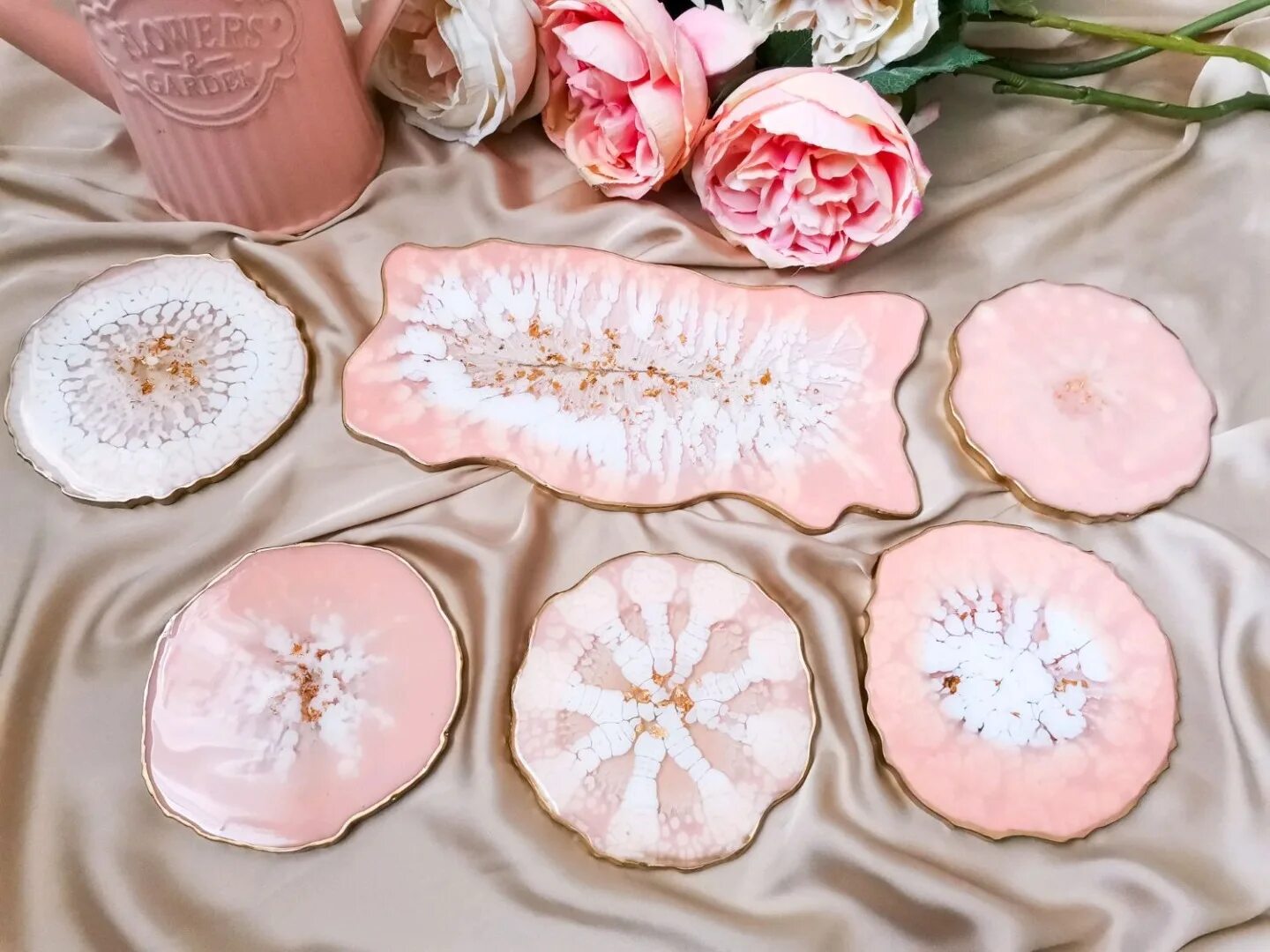 эпоксидная смола тарелки. тарелочки из эпоксидной смолы. поднос из эпоксидной смолы. эпоксидная тарелка. Resin art эпоксидная смола.