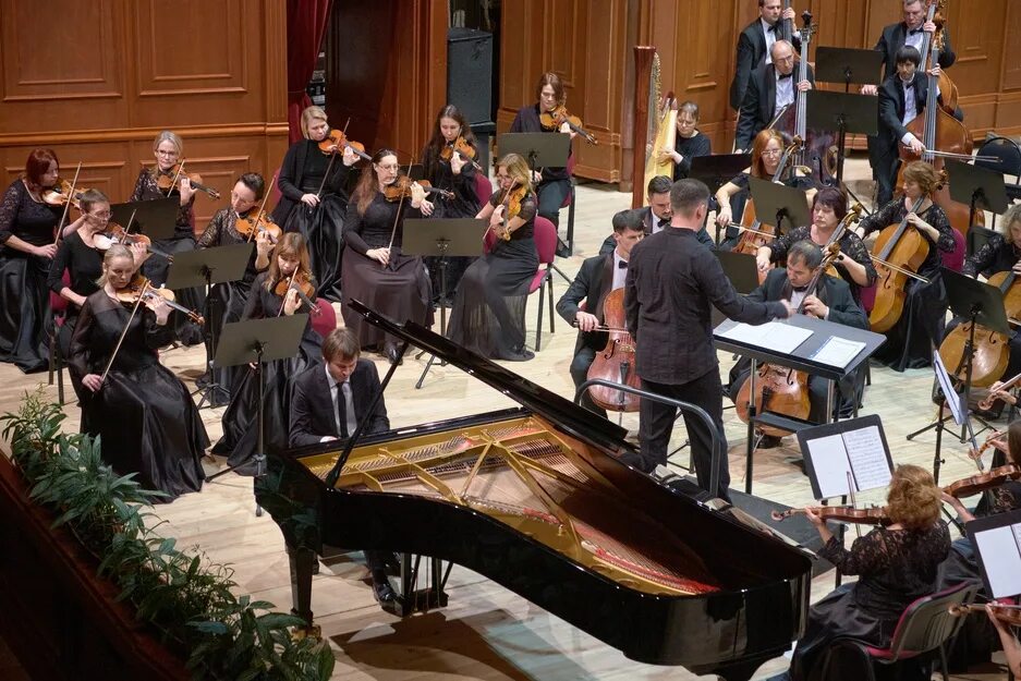 филармония белгород спектакли. белгородская филармония общее фото. вадим полунин дирижердириже кстово. спектакль снегурочка щепкина. филармония белгород спектакли.