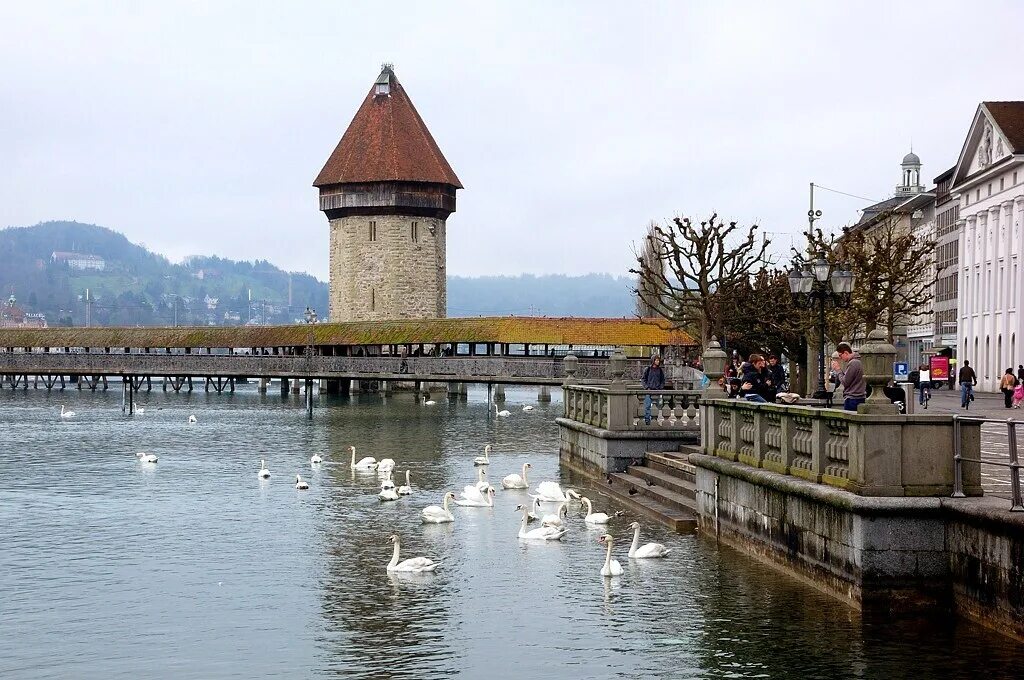 Часовой мост. Город Люцерн музеи. Река Ройс в Люцерне. Люцерн Швейцария достопримечательности. Люцерн набережная.