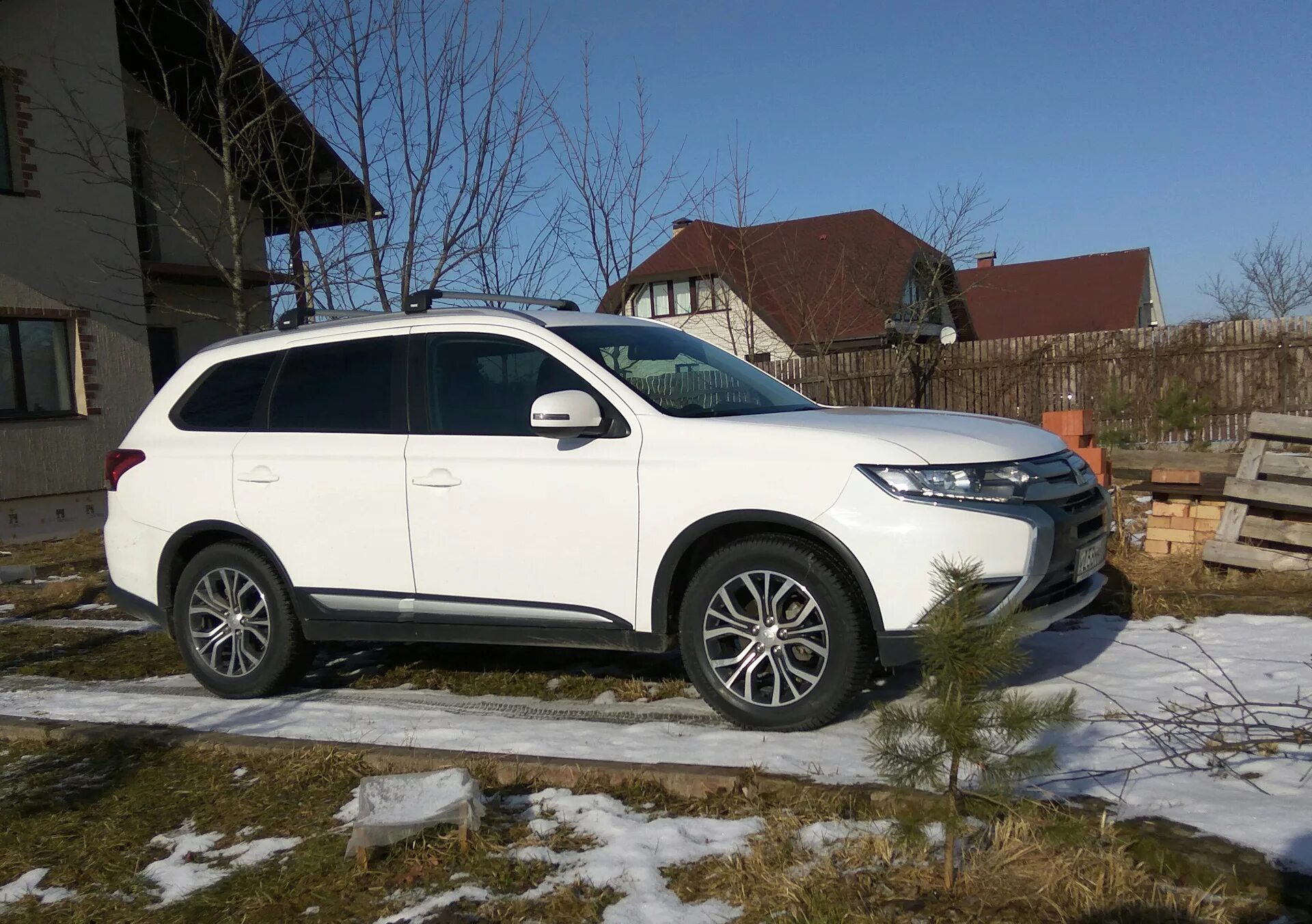 Размеры диска митсубиси аутлендер. Mitsubishi outlander 3 r18. outlander 3 235 60 18. mitsubishi outlander r19. митсубиси аутлендер r19.