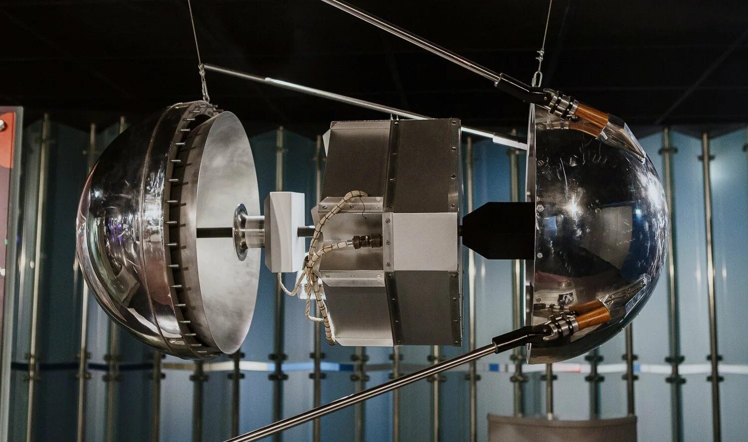 Фото первого искусственного спутника. Спутник 1 первый искусственный Спутник земли. Первый Спутник 1957. ПС-1 Спутник. Первый ИСЗ "Спутник".