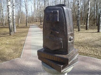 Памятники школе