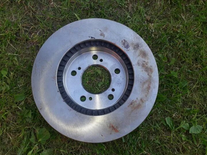 Тормозные диски хонда срв 2003. Тормозные диски ате хонда аккорд 8. Диски тормозные передние на хонда срв 4 с перфорацией. Honda crv 2 передний тормозной диск. Тормозные диски хонда срв 4.