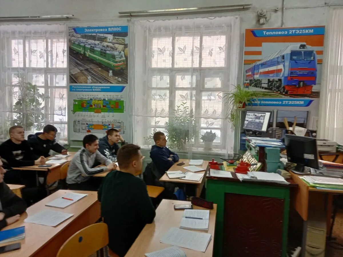 Преподаватели смгк сызрань. Гуманитарный колледж на молодежной. Колледж. Губернский колледж 6 корпус. Губернский колледж сызрань.