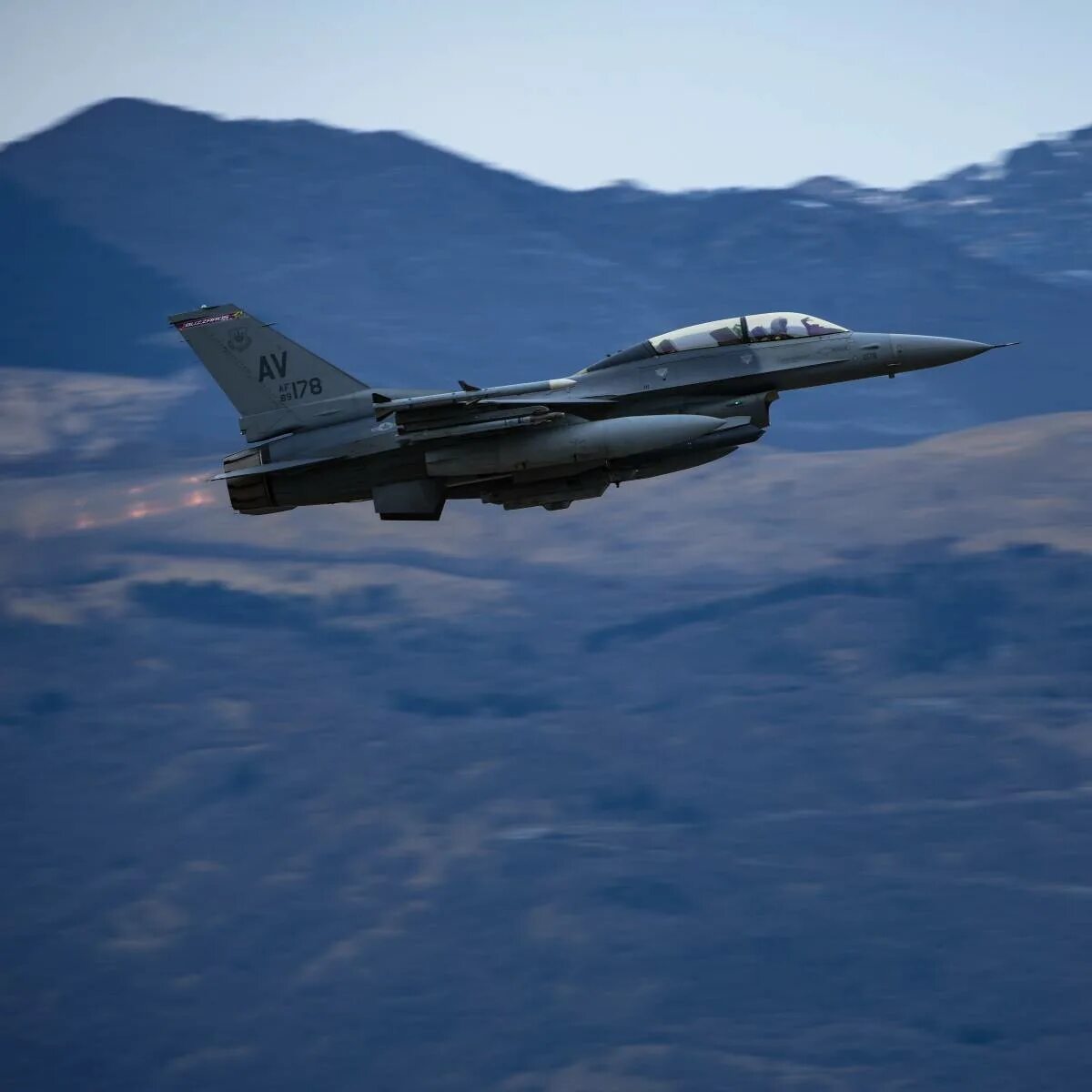 Wsj f 16