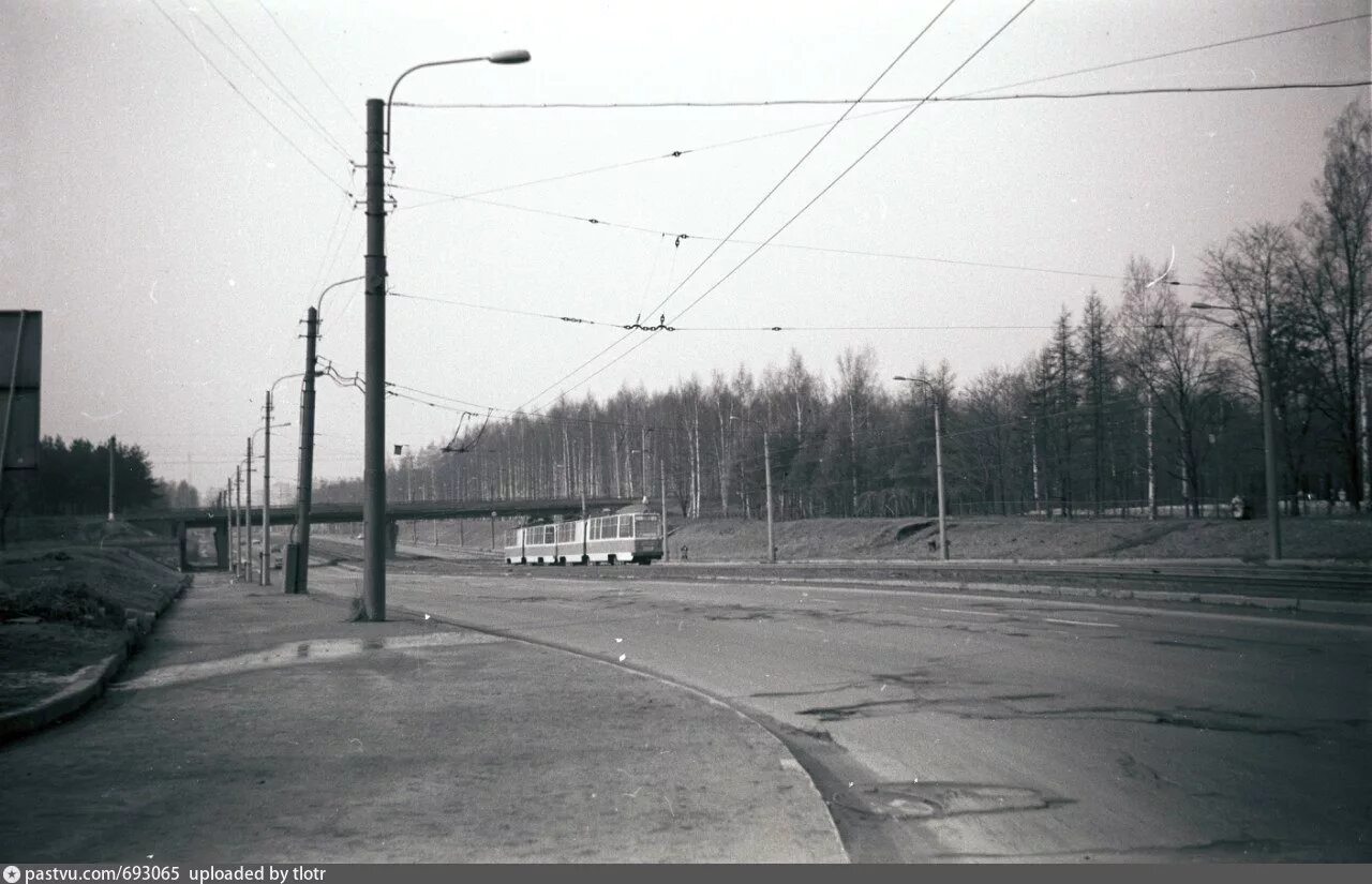 Светлановский аэродром. Проспект испытателей 1969. ленинград светлановский проспект трамвай. светлановская площадь санкт-петербург проспект испытателей. светлановская площадь 1969.