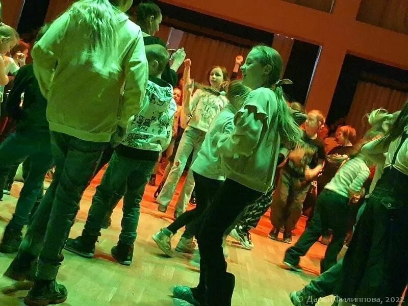 Дискотека в дк. Танцевальный вечер. Осенняя дискотека картинки. Осенняя дискотека для молодежи. Молодежная осенняя дискотека (2014).