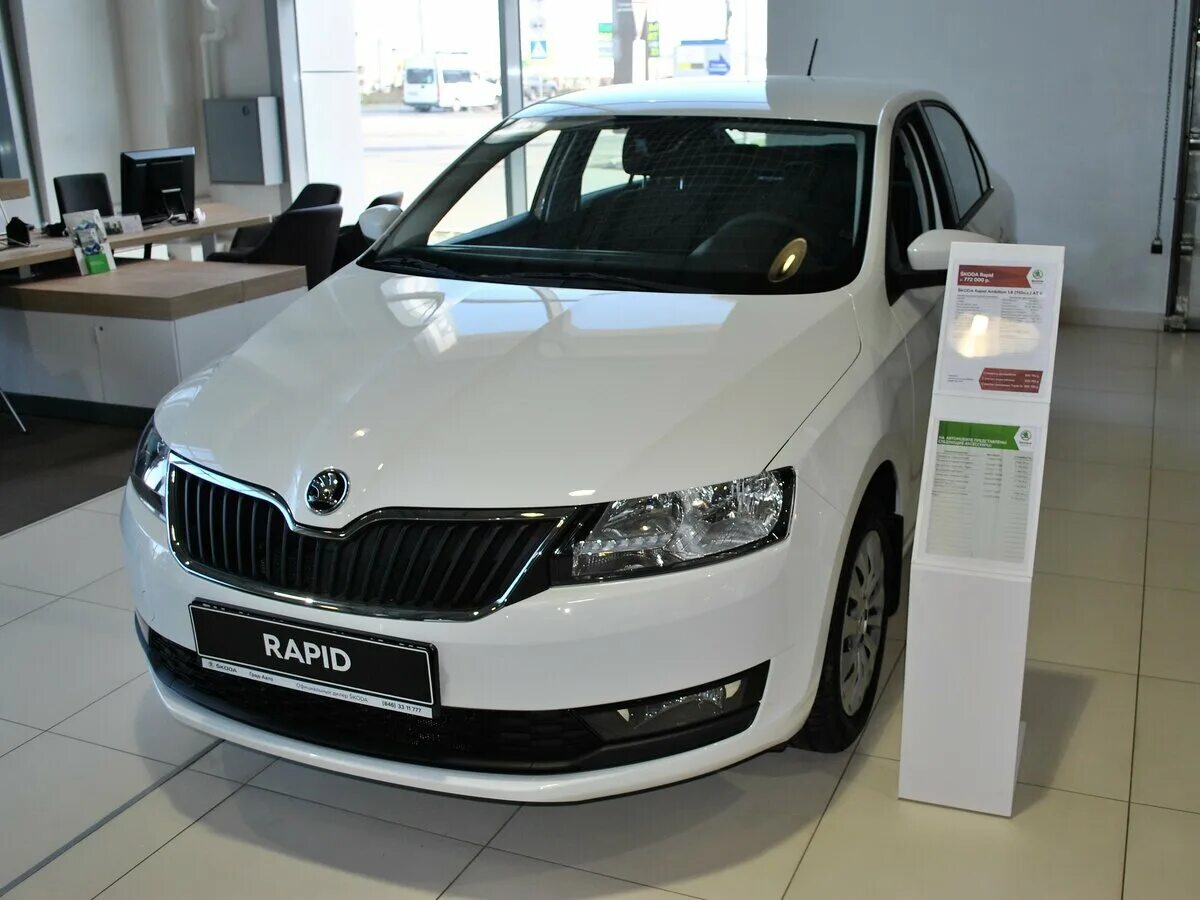 Купить школа рапид. Шкода Рапид 2019. Шкода Рапид 2019 белая. Škoda Рапид 2019. Skoda Rapid 2019 1.6.