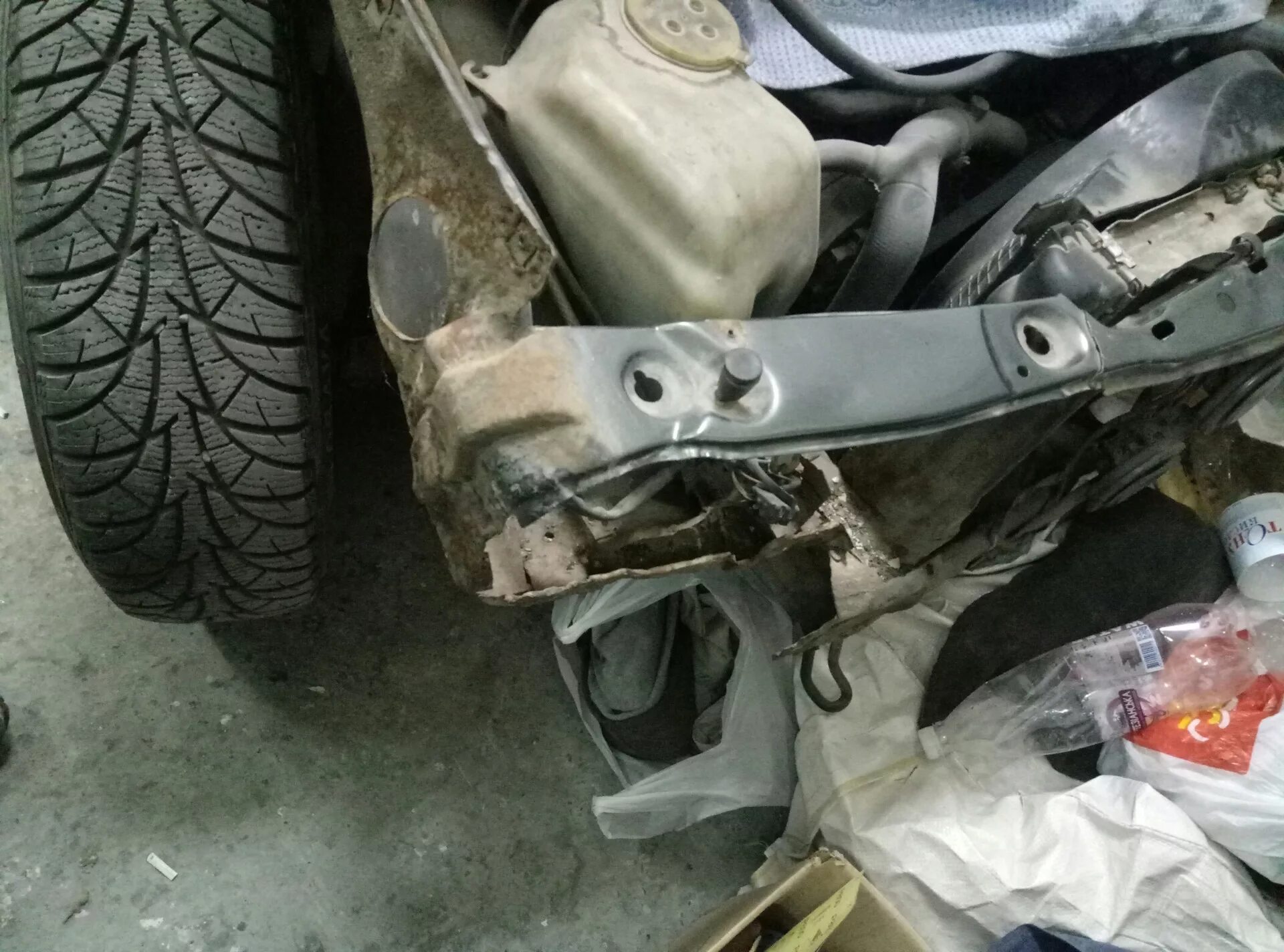 Разбитый мерседес w124. 128 ударов сердца в минуту псп. 128 ударов сердца в минуту коул и софи. Разбитый мерседес 124. 124 удара.