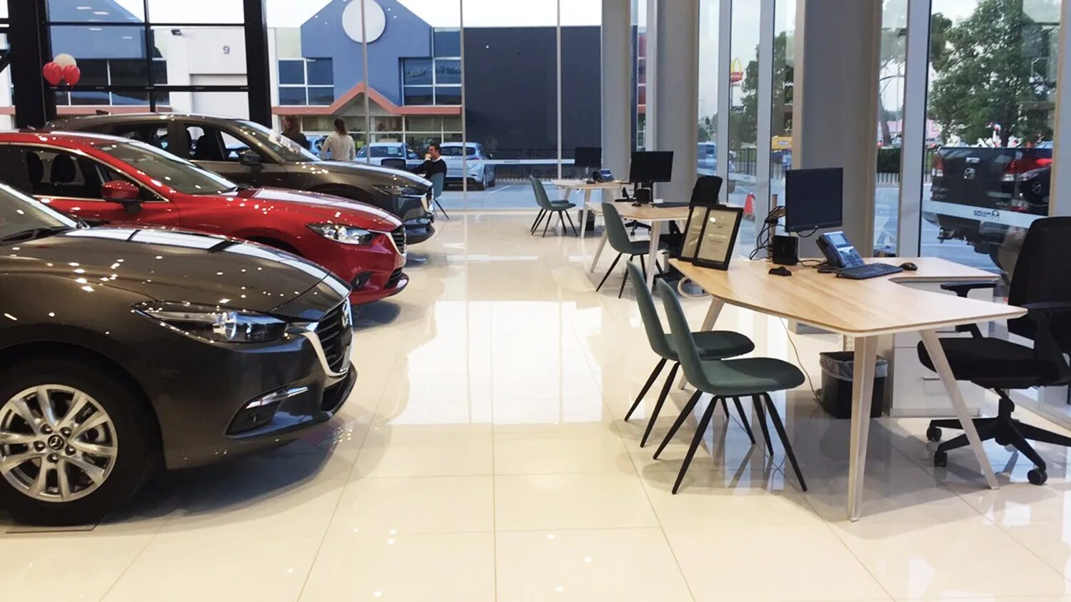 Автосалон на вавилова в ростове на дону. Дилерский центр лексус. Автосалон ррт казань. Великан авто. Дц бмв.