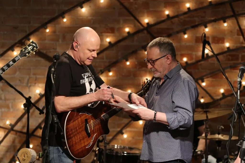 алексей кортнев. михаил кортнев. солист группы кортнев. солист группы несчастный. алексей кортнев несчастный случай.