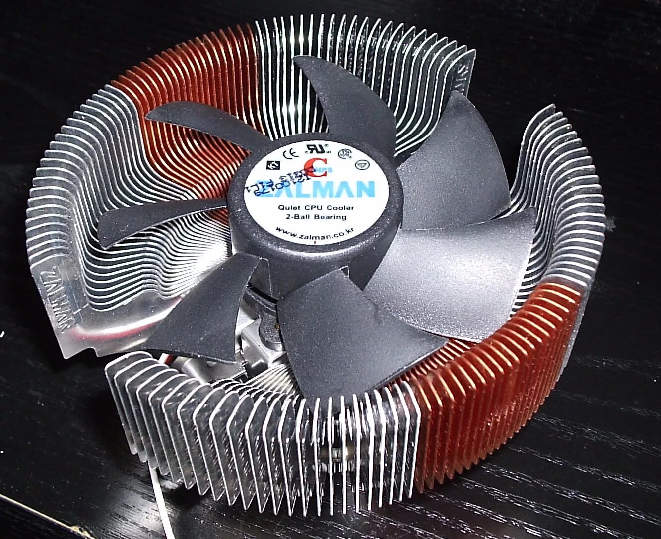 Zalman CPU Cooler. Кулер Zalman quiet CPU Cooler 2-Ball bearing. Zalman кулер старый 120. Zalman Cooler 2 Ball bearing. Кулер криво