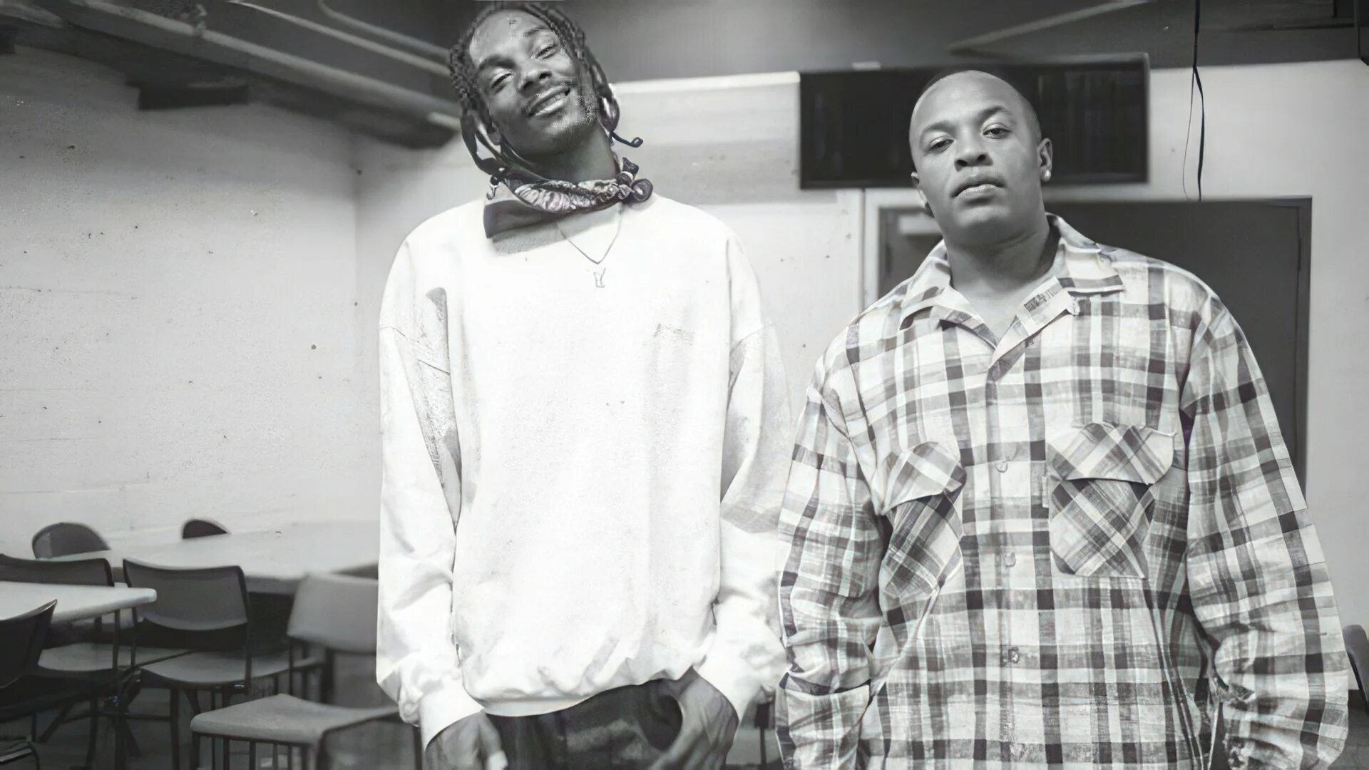 Dr dre snoop. Доктор дре и снуп дог. dr dre в молодости. доктор дре в молодости. снуп дог в молодости.