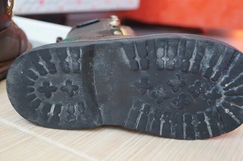 Грязная подошва обуви