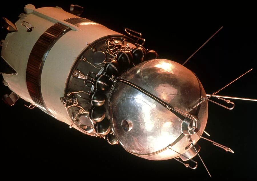 Космонавт восток 3. Восток-6 космический корабль Терешковой. Спутник-5 космический аппарат. Космический корабль Гагарина Восток 1. Восток 3 Спутник.