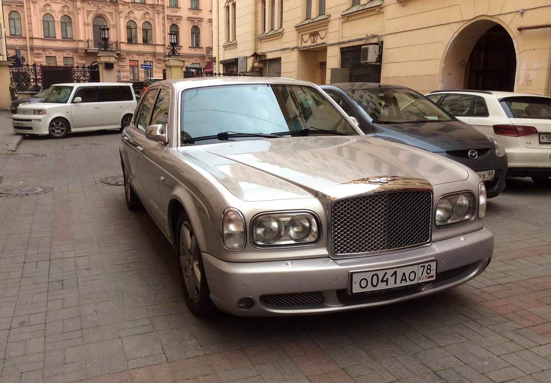 Купить автомобиль в спб. Авто Петербург. Питер регион на машине. Машины в Питере. Машина spb.