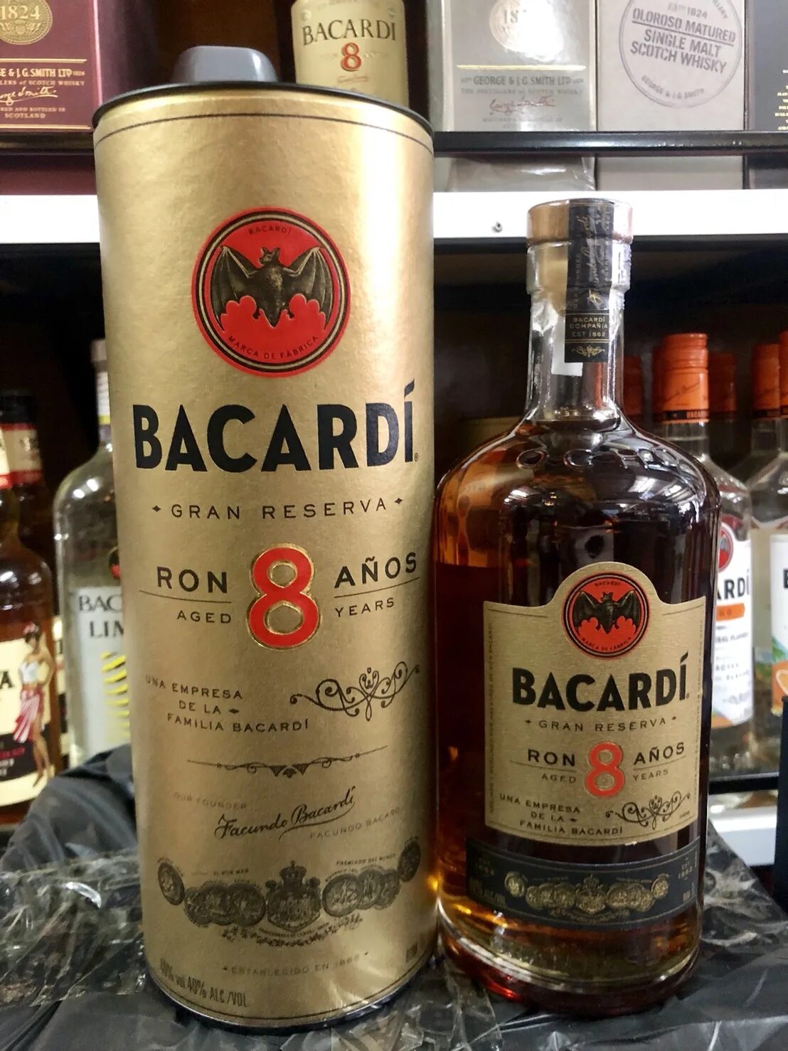 Bacardi reserva 8. Бакарди 1983. Bacardi Spiced rum 35 % 1l. Bacardi 8y ROM. Хороший бакарди