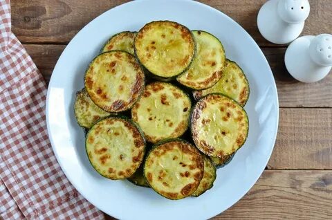 Кабачки жареные в духовке кружками